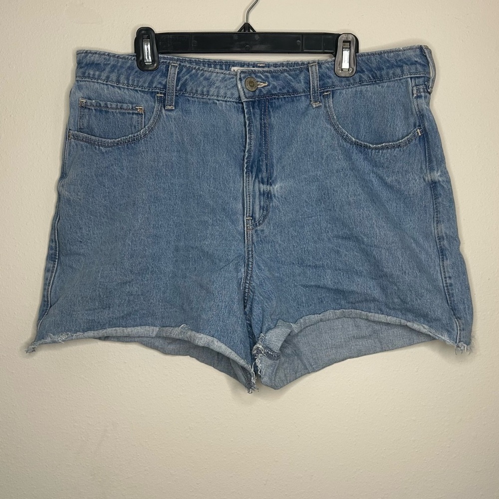 Hollister Women's Size 16 High Rise Jean Shorts
